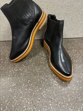Roolee Black Leather Chukka Boots with Tan Stacked Sole